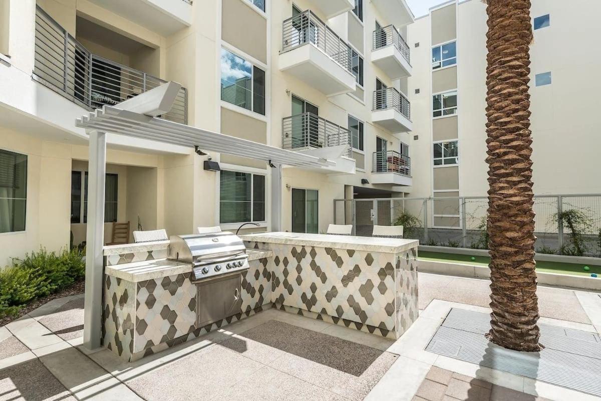 Paradise Cozysuites Under The Palms With Jacuzzi 18 凤凰城 外观 照片